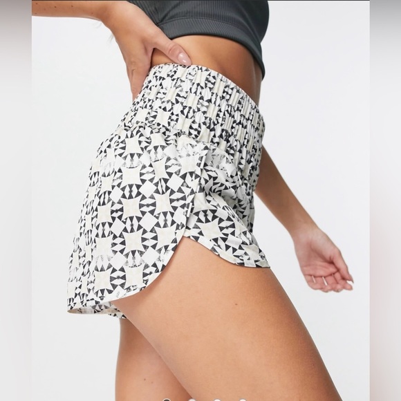 Free People Movement Way Home Shorts in Geo Print - Picture 1 of 10
